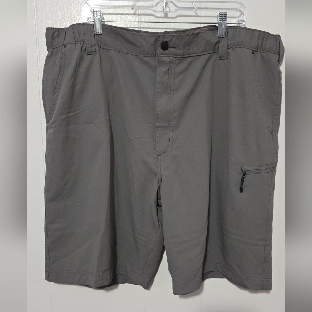 Wrangler Gray Cargo Shorts with Relaxed Fit New without tags.